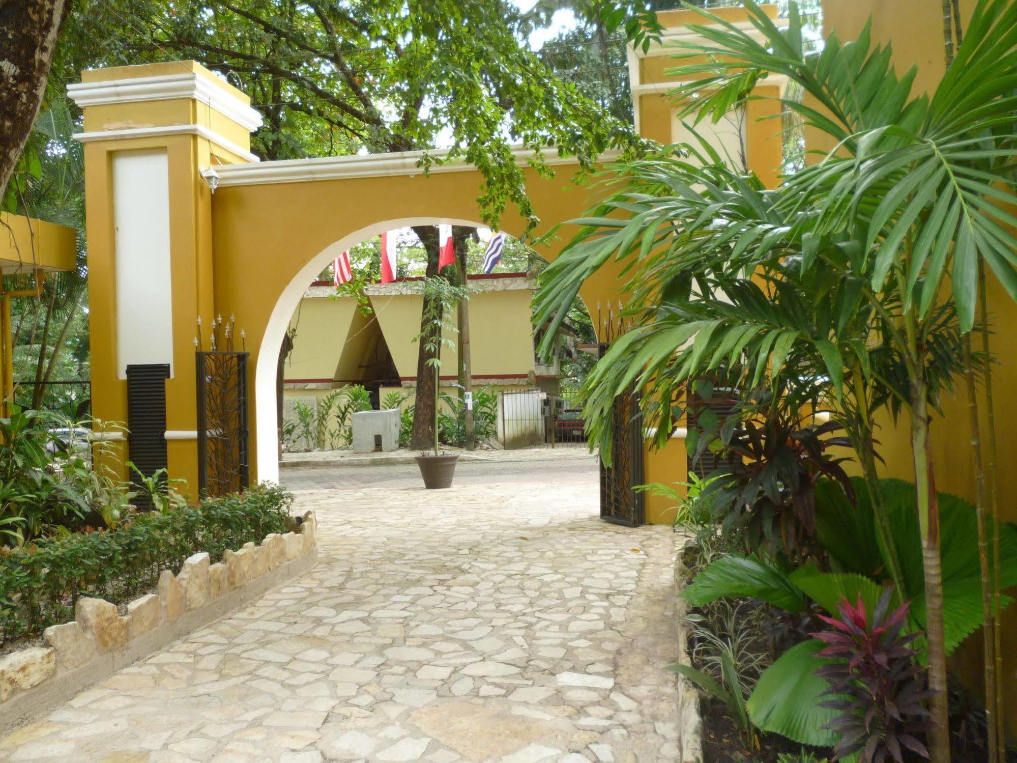 Hotel Chablis Palenque Bagian luar foto